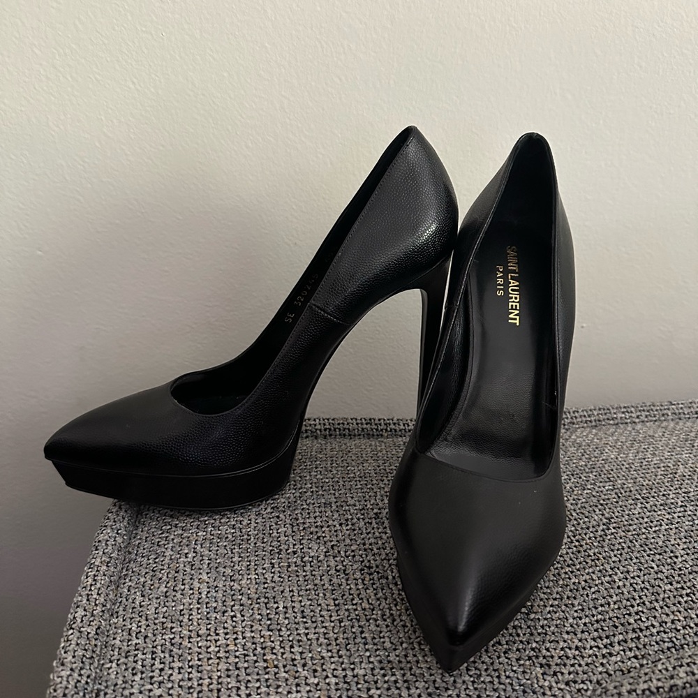 USED ONCE near mint condition YSL TRIBUTE PUMPS